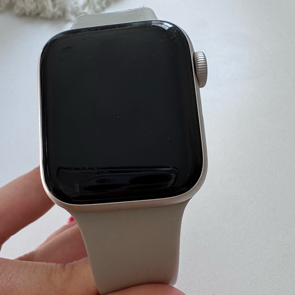 Apple watch SE (2nd Gen) (GPS, 40mm)
